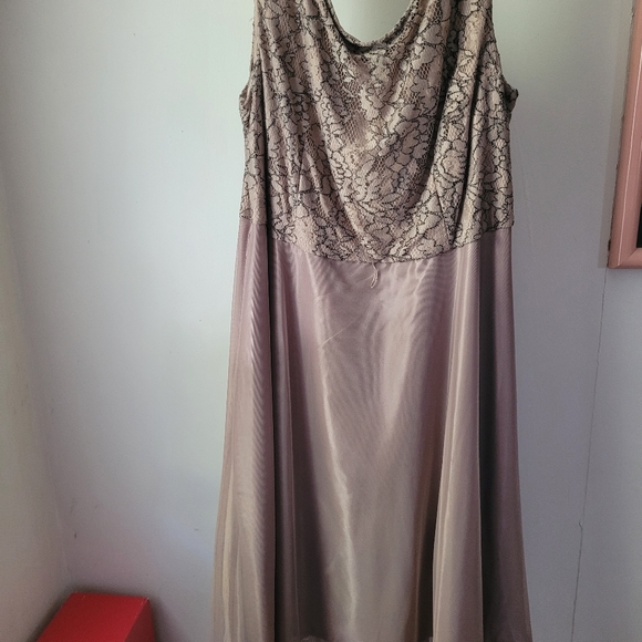 Gorgeous Cocoa Lace chiffon dress - Picture 1 of 4